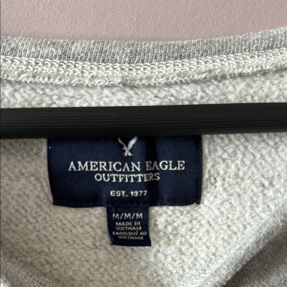 American Eagle Gray 'No Merci' Cropped Sweatshirt - M - Picture 2 of 4